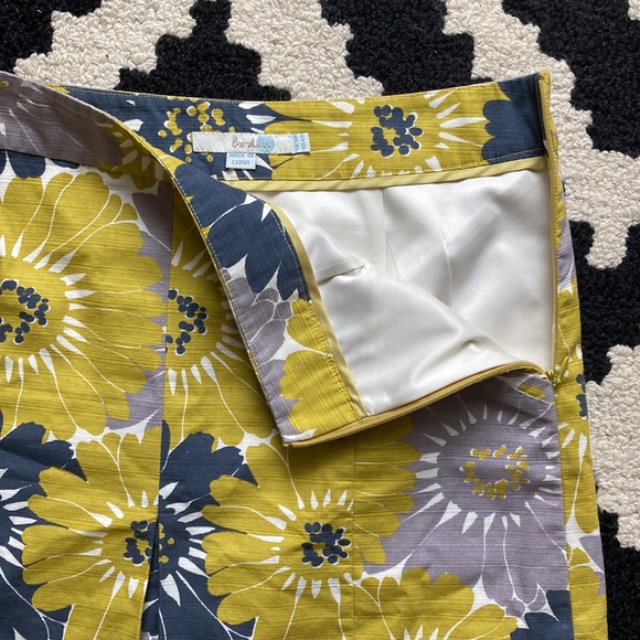 Boden size 6 pocketed floral skirt - Picture 5 of 5